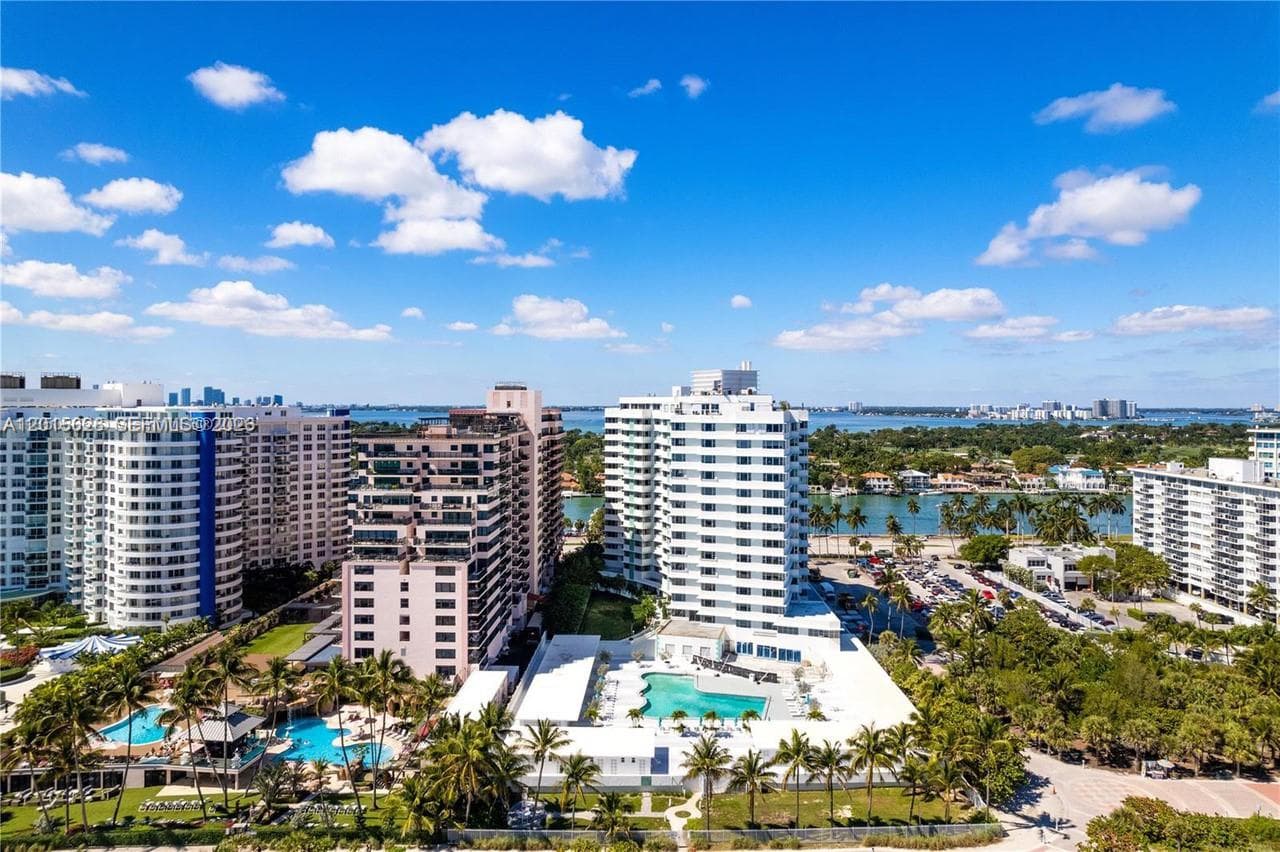 A12015626 — Miami Beach — 36