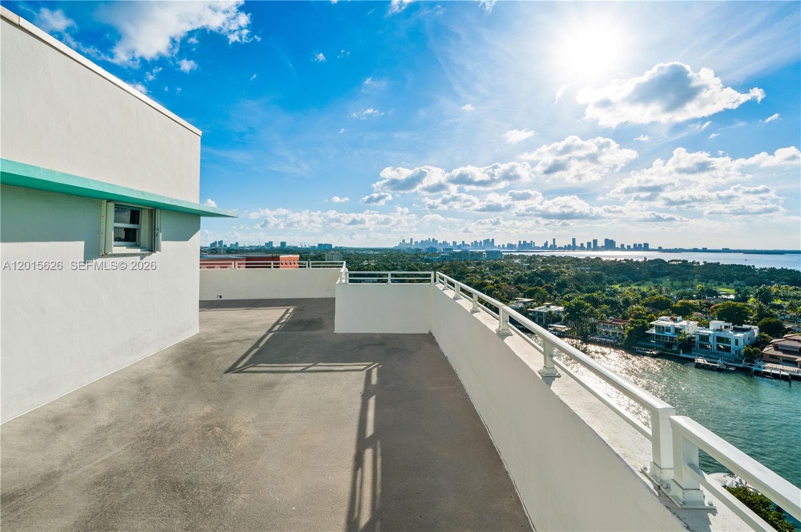 A12015626 — Miami Beach — 28