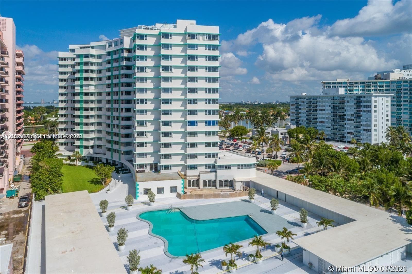 A12015626 — Miami Beach — 34