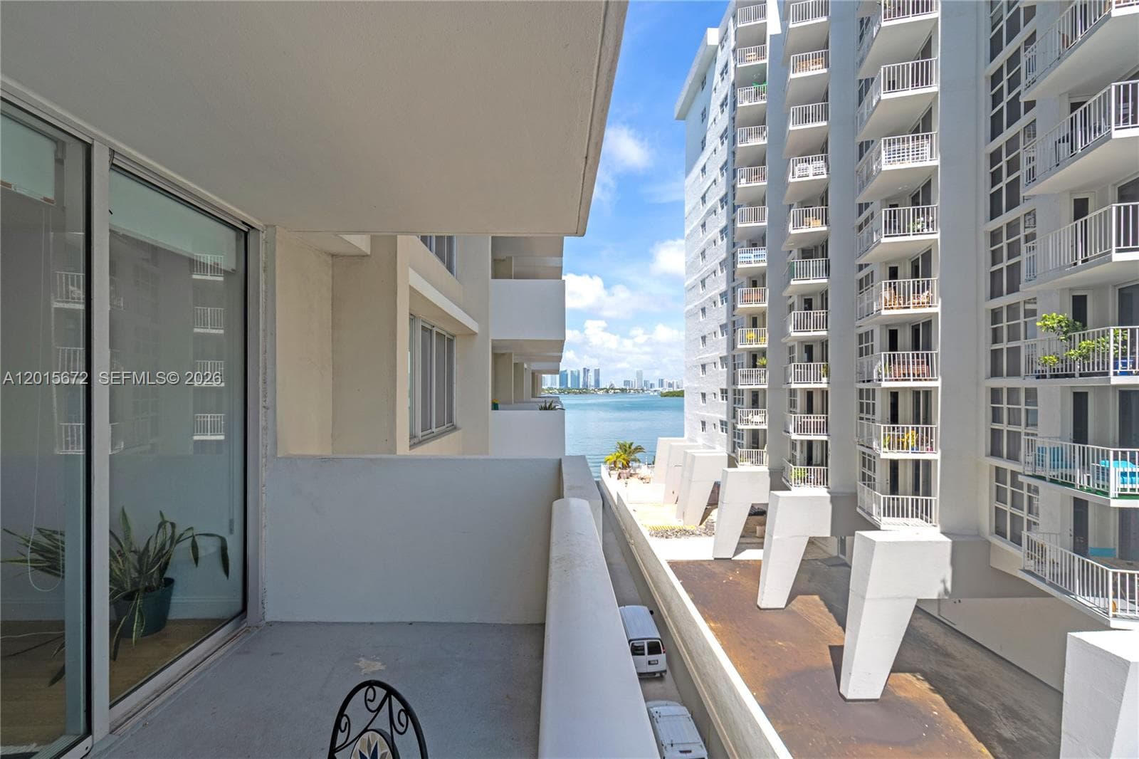 A12015672 — Miami Beach — 16