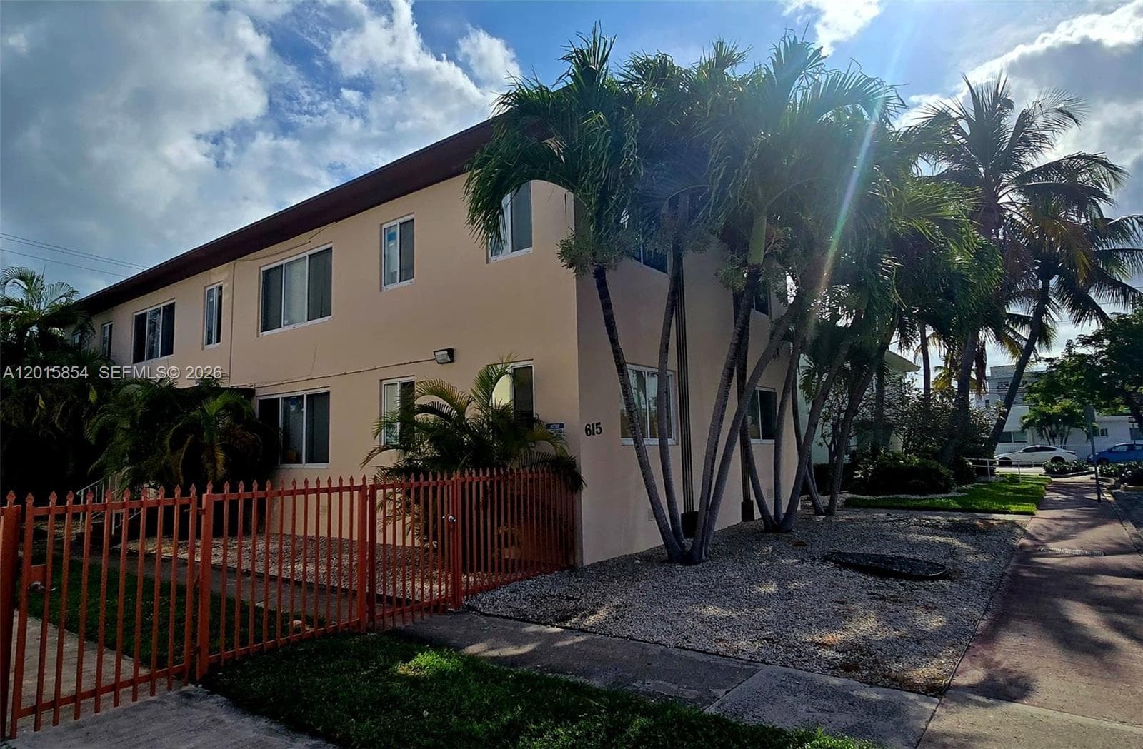 A12015854 — Miami Beach — 3