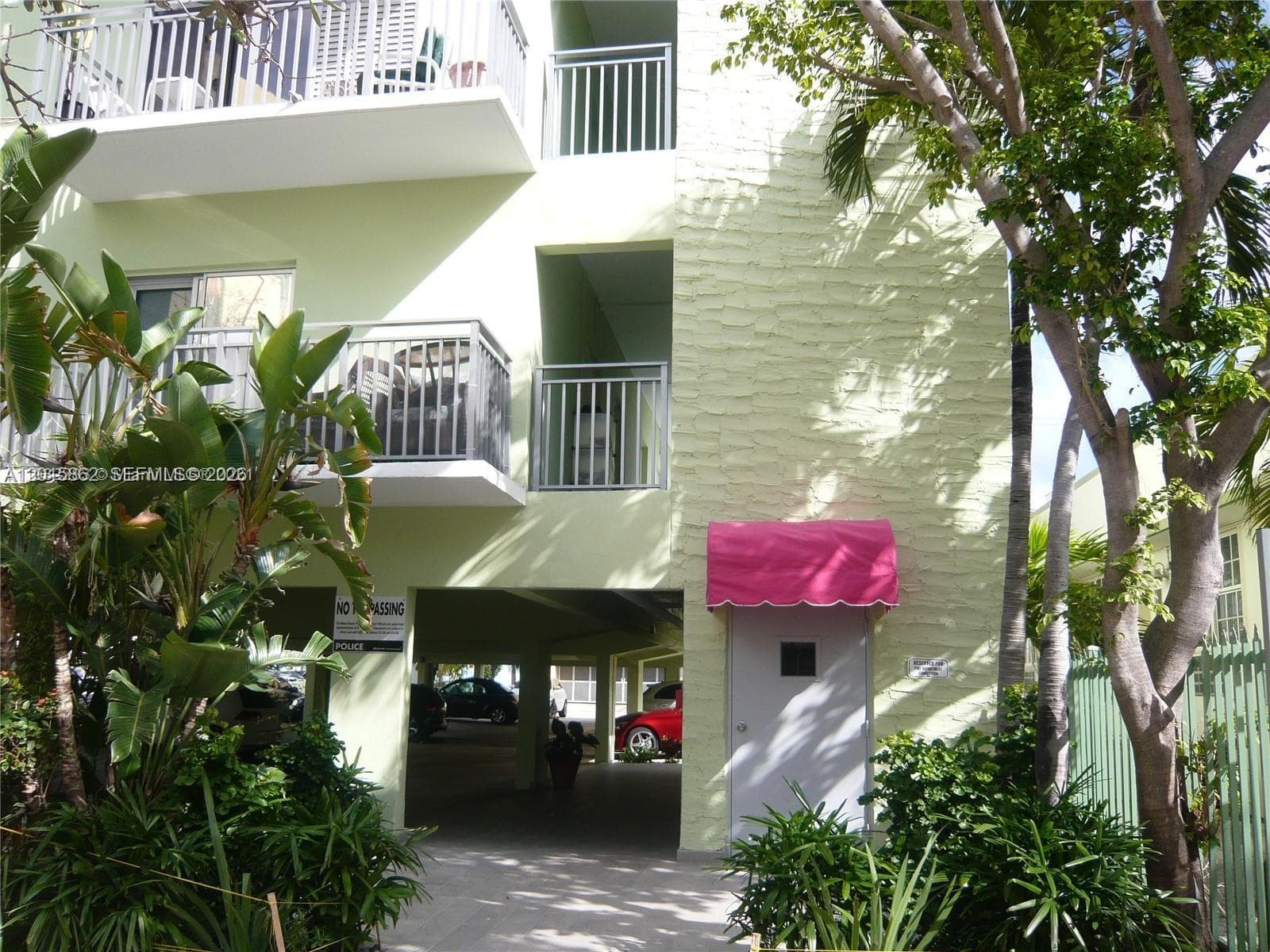 A12015862 — Miami Beach — 16