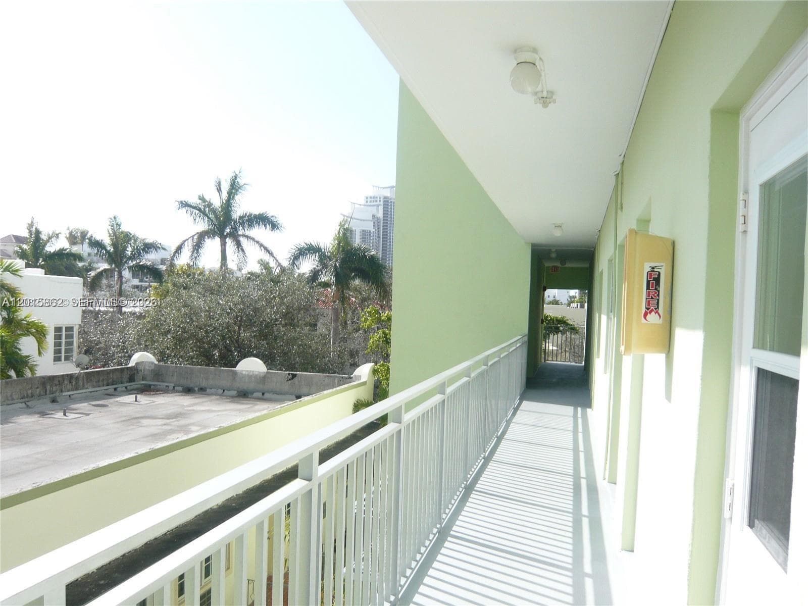 A12015862 — Miami Beach