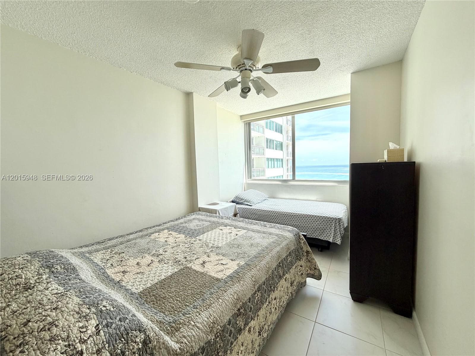A12015948 — Miami Beach — 27