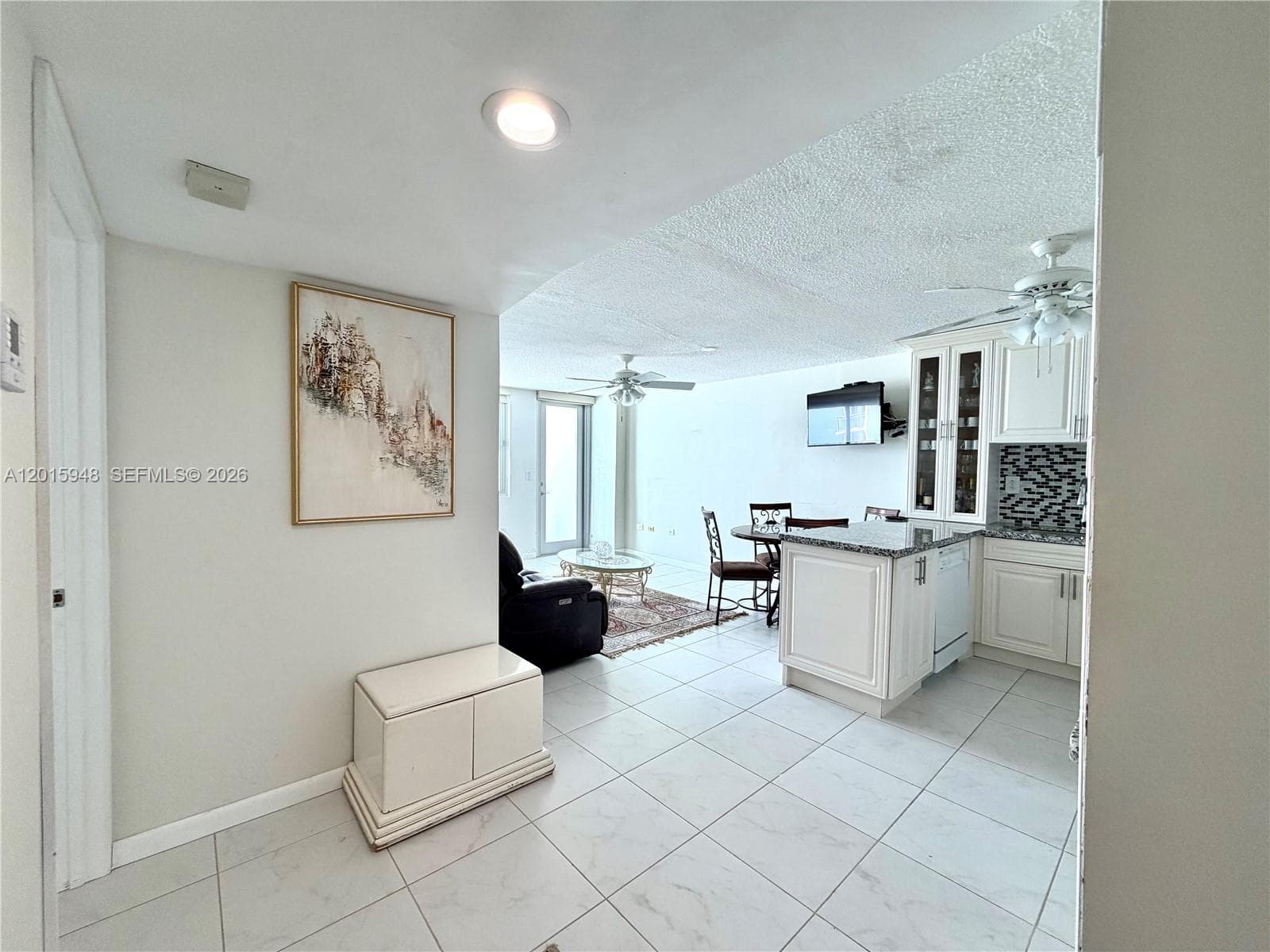 A12015948 — Miami Beach — 9