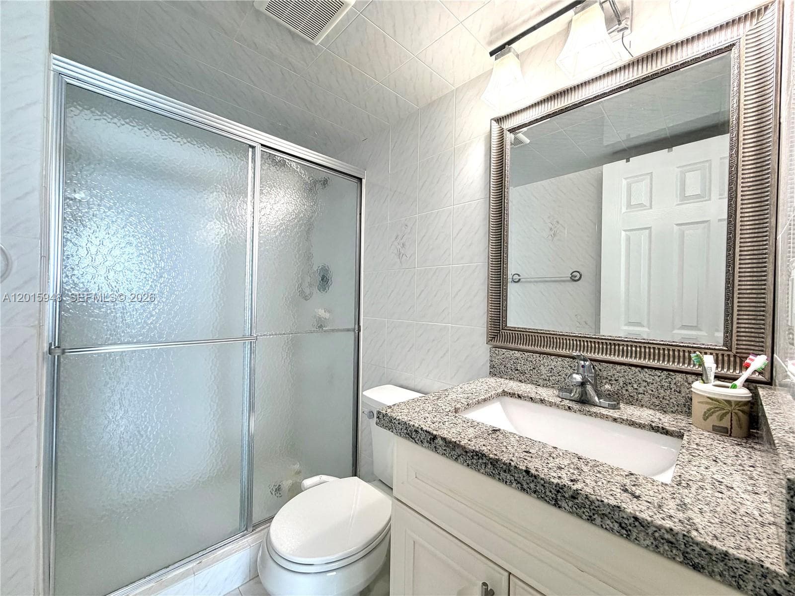 A12015948 — Miami Beach — 30