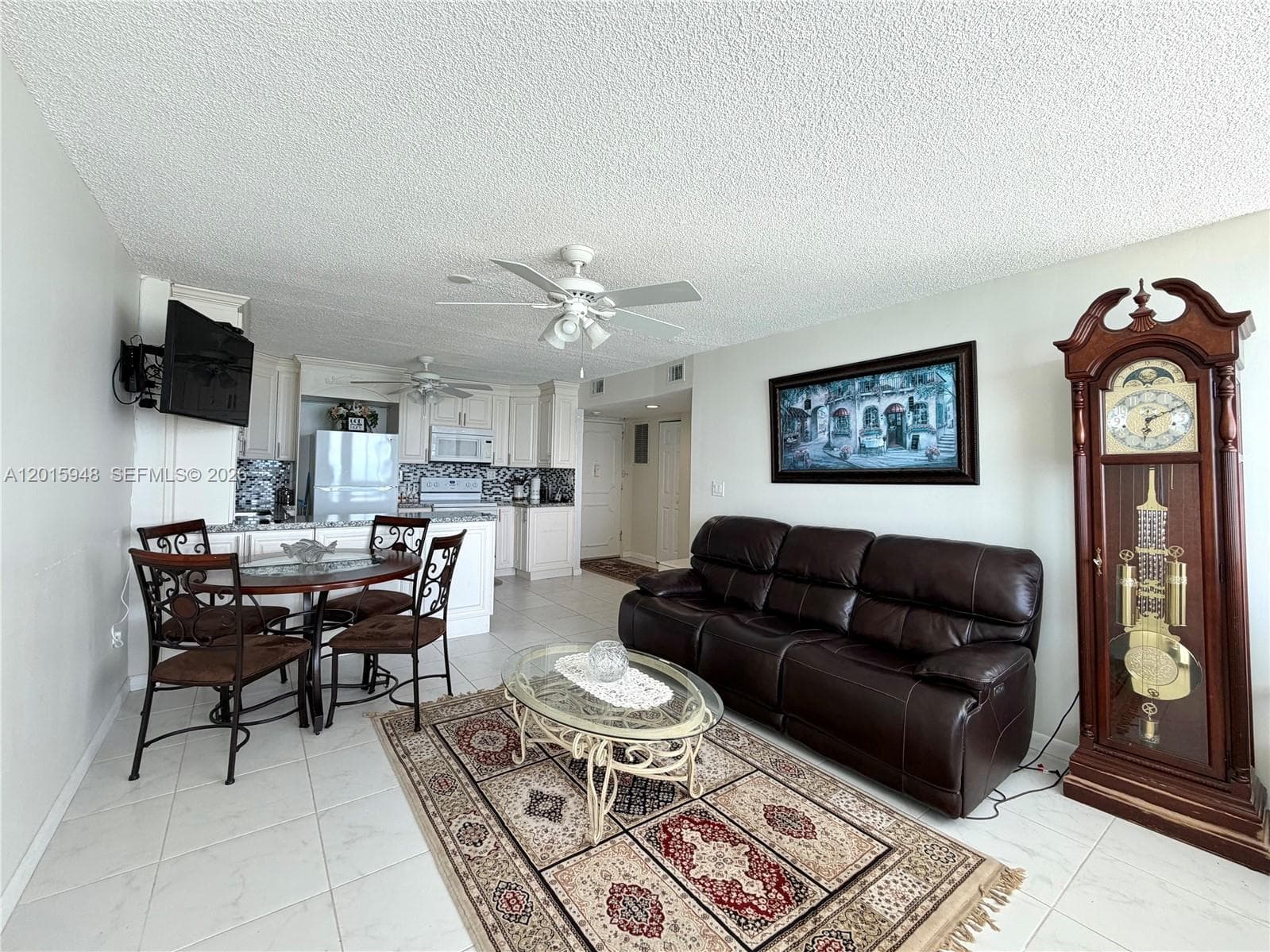A12015948 — Miami Beach — 14