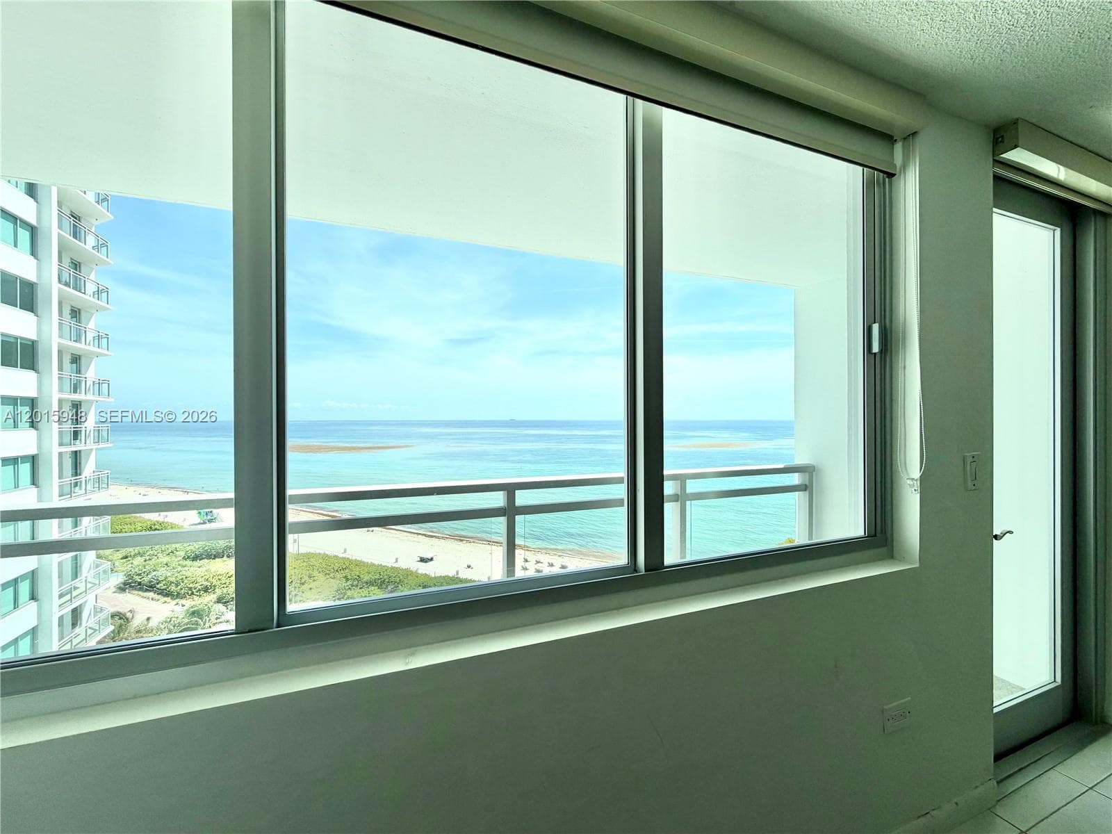 A12015948 — Miami Beach — 19