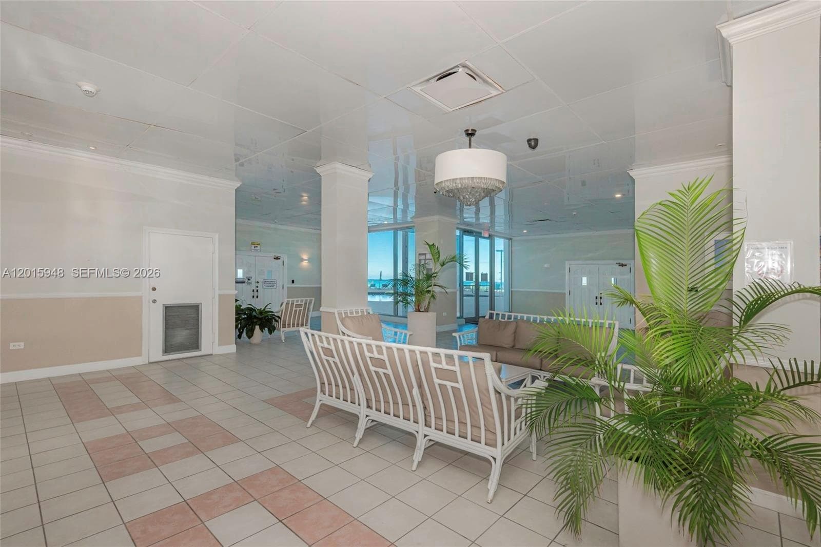 A12015948 — Miami Beach — 8