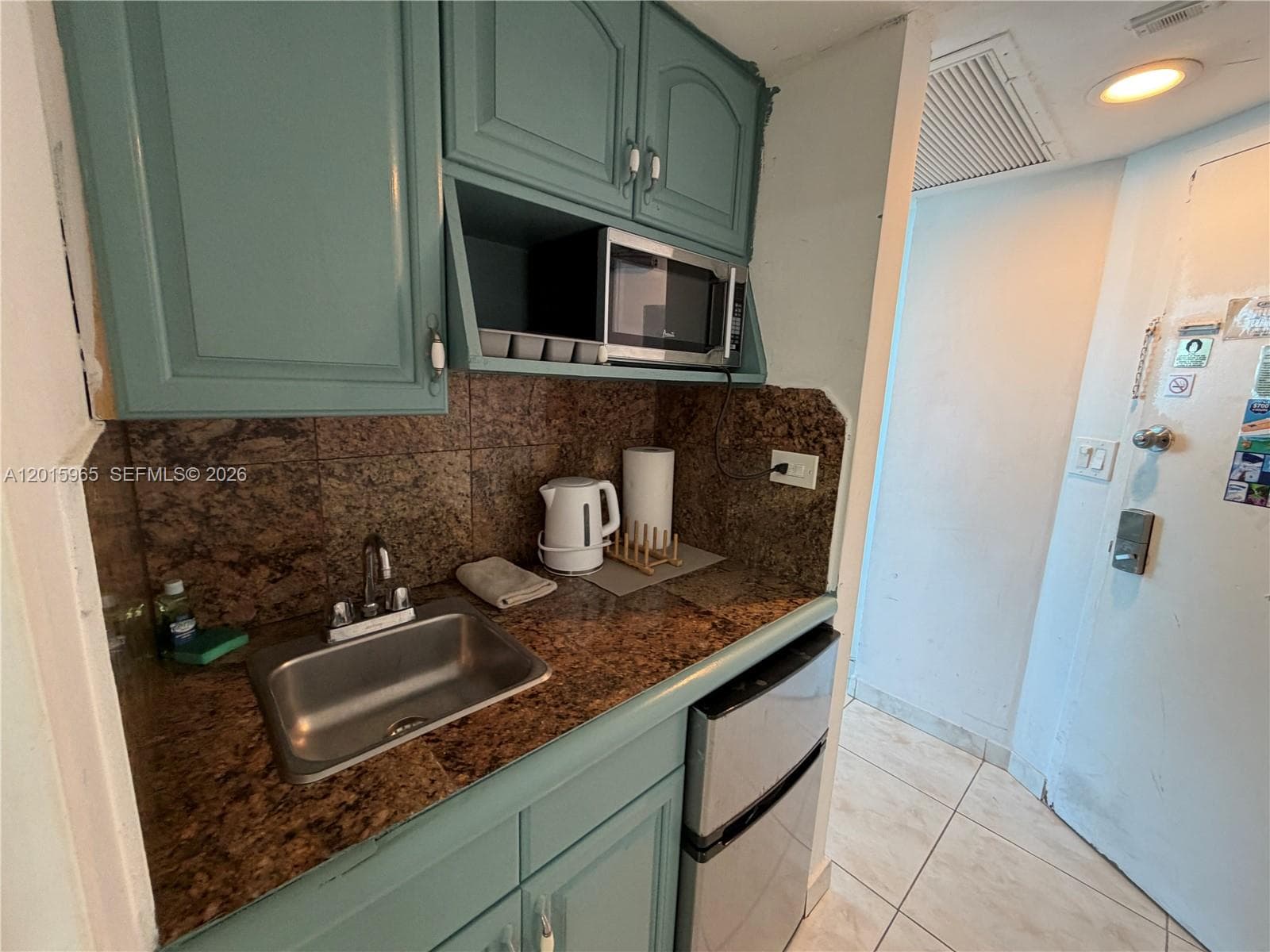 A12015965 — Miami Beach — 8