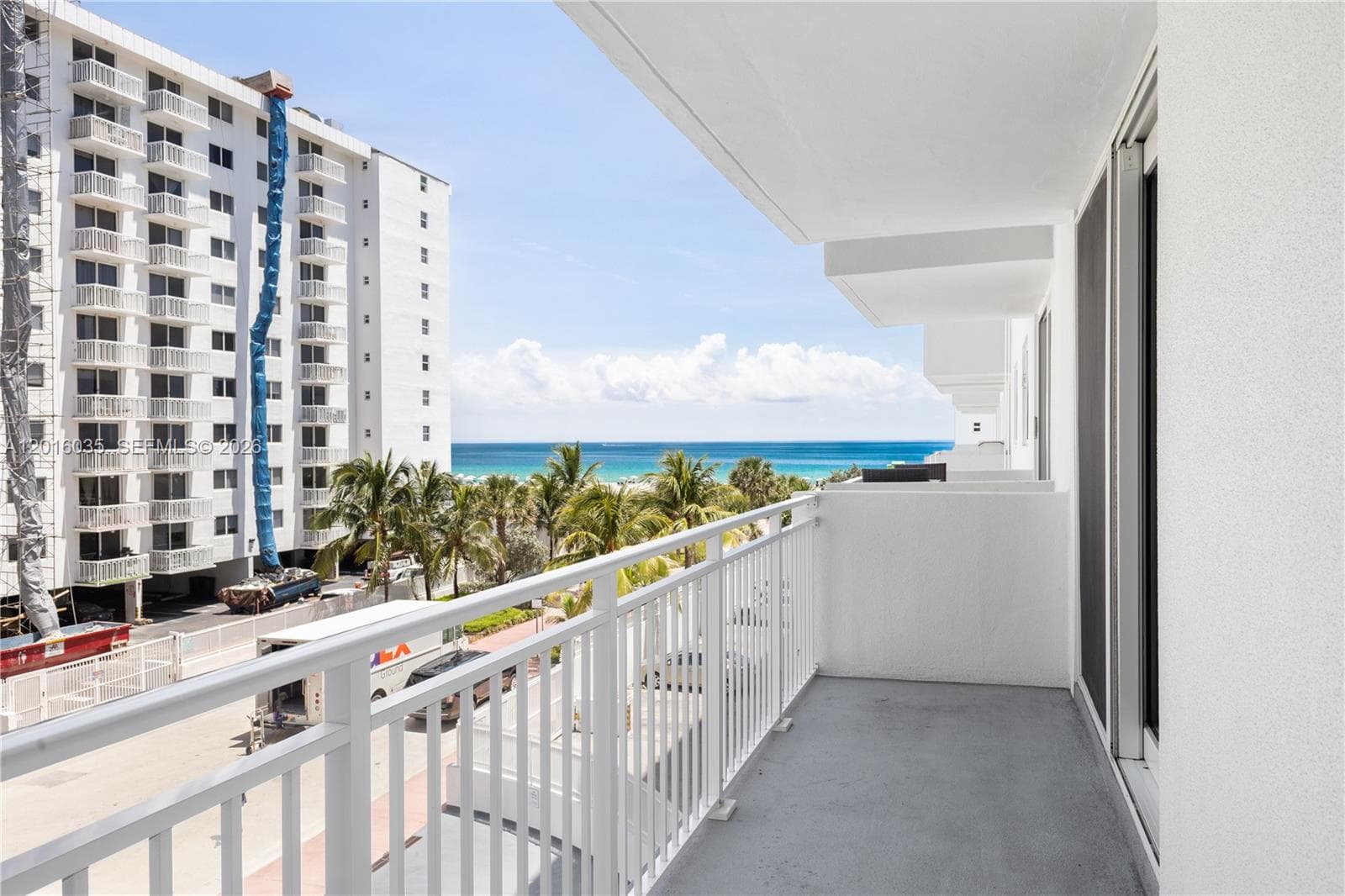A12016035 — Miami Beach — 5