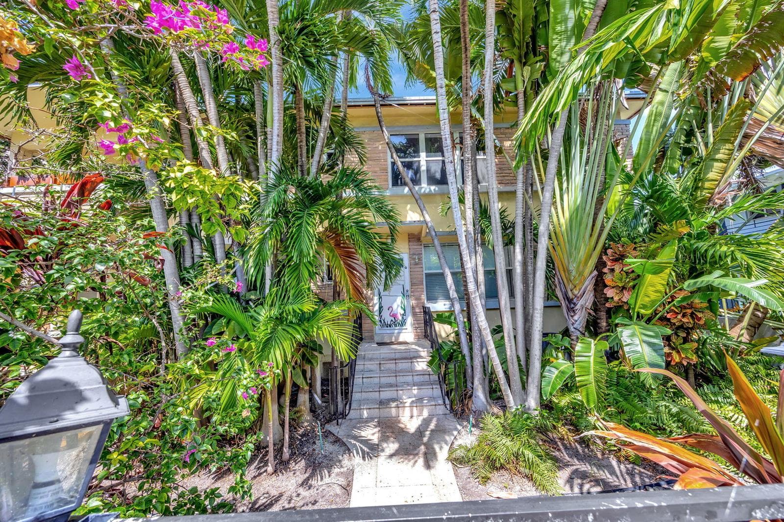 B26026361 — Miami Beach — 18