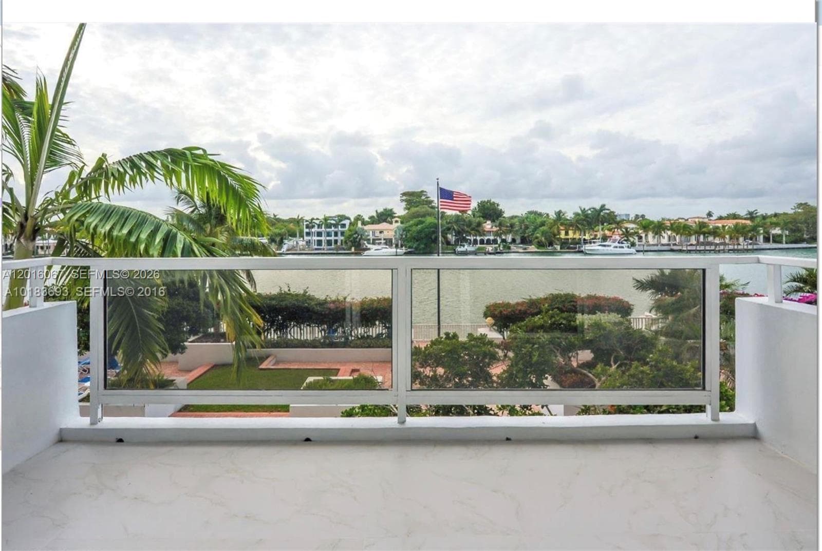 A12016067 — Miami Beach — 11