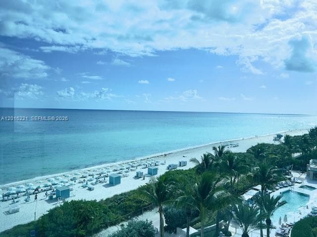 A12016221 — Miami Beach — 8