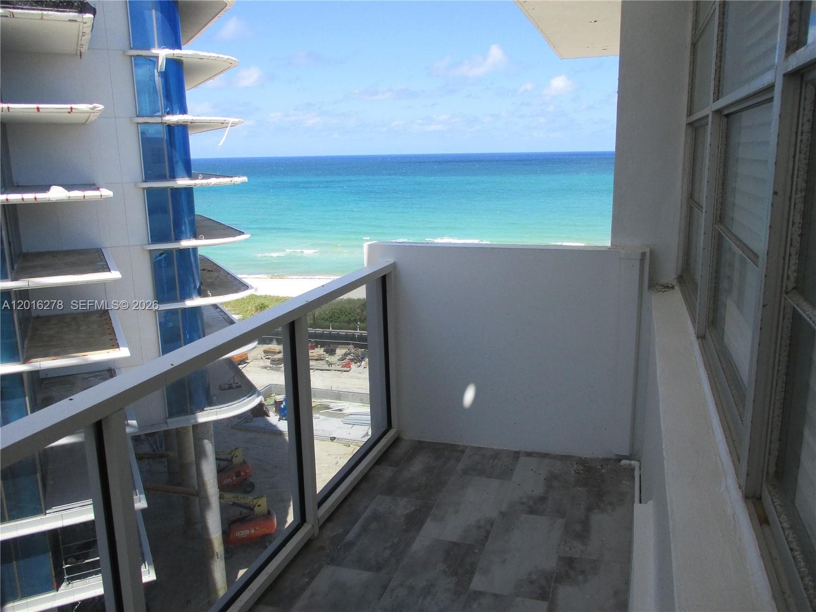 A12016278 — Miami Beach — 16