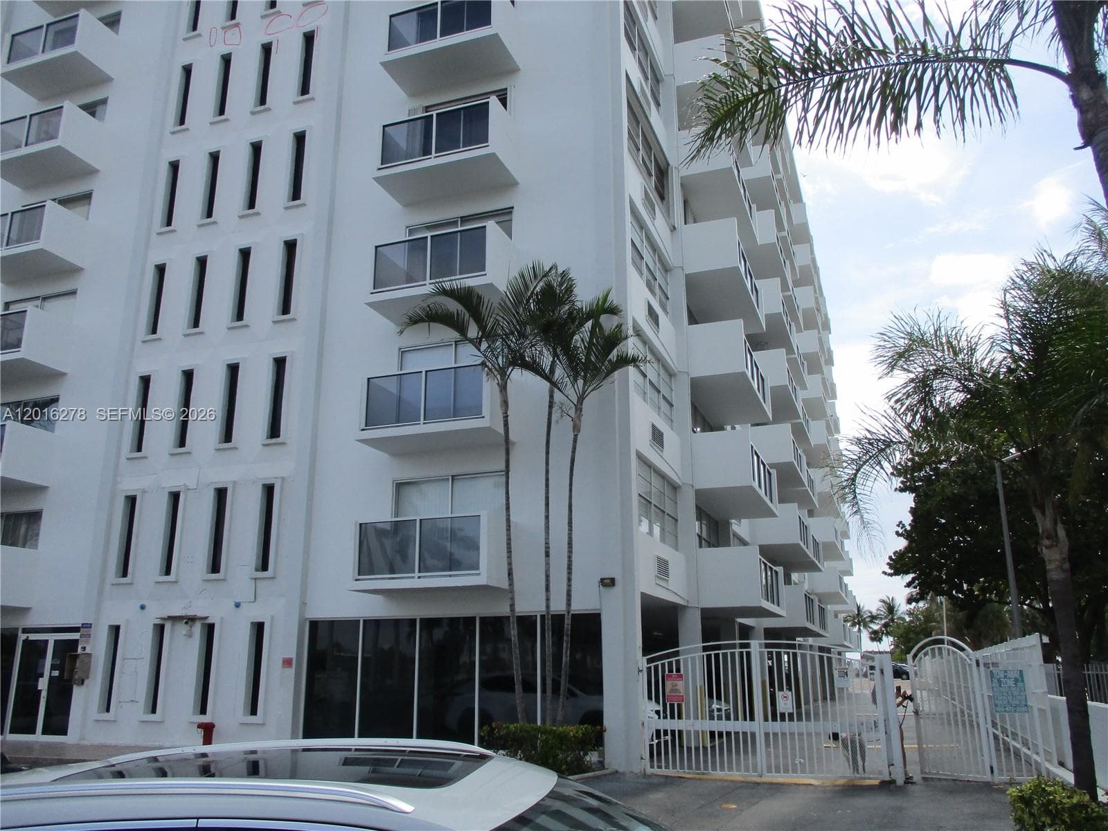 A12016278 — Miami Beach