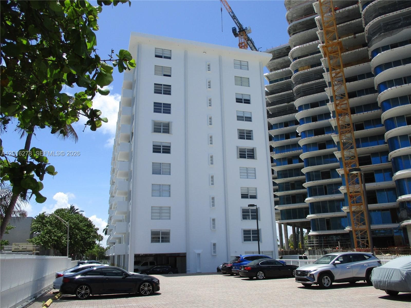 A12016278 — Miami Beach — 33