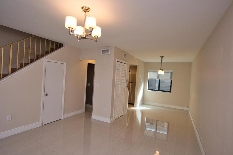 B26026711 — Miami Beach — 7