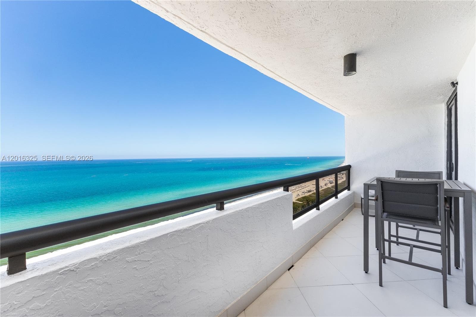 A12016325 — Miami Beach