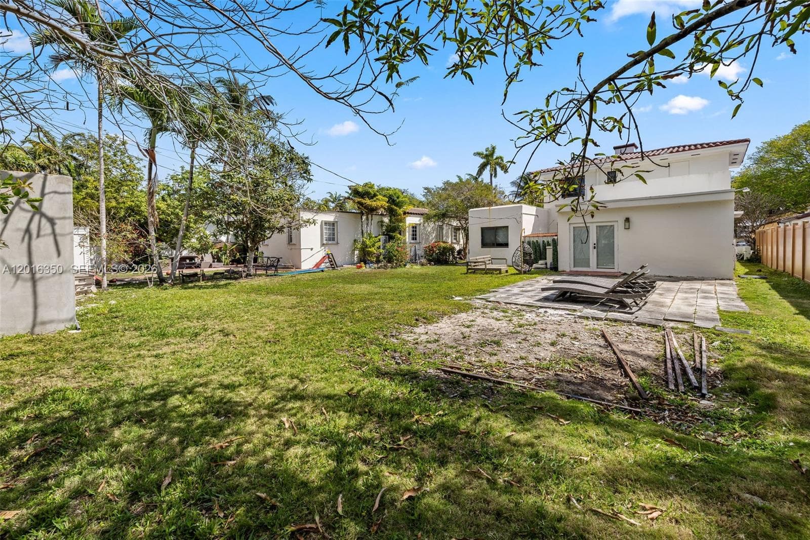 A12016350 — Miami Beach — 8