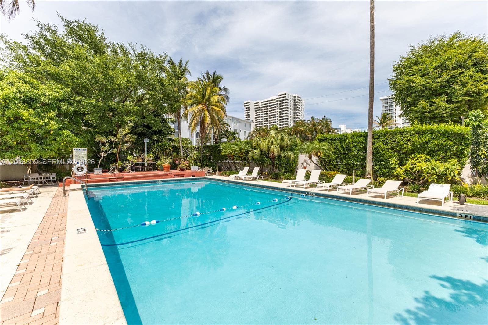A12016359 — Miami Beach — 2