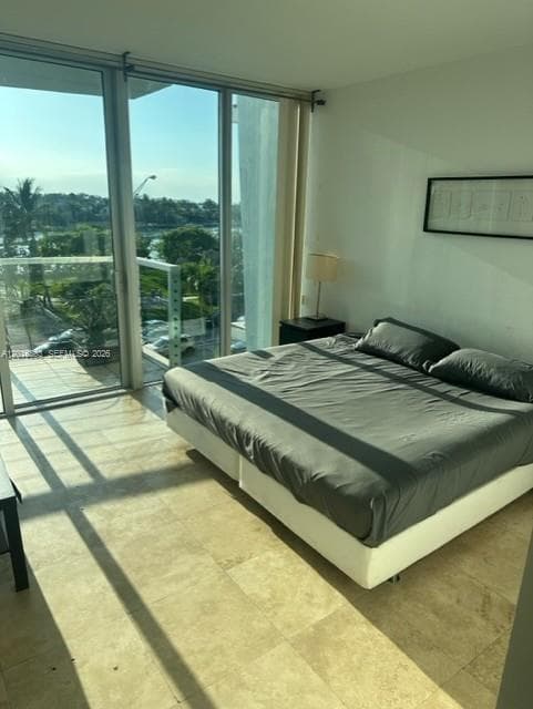 A12016383 — Miami Beach — 4