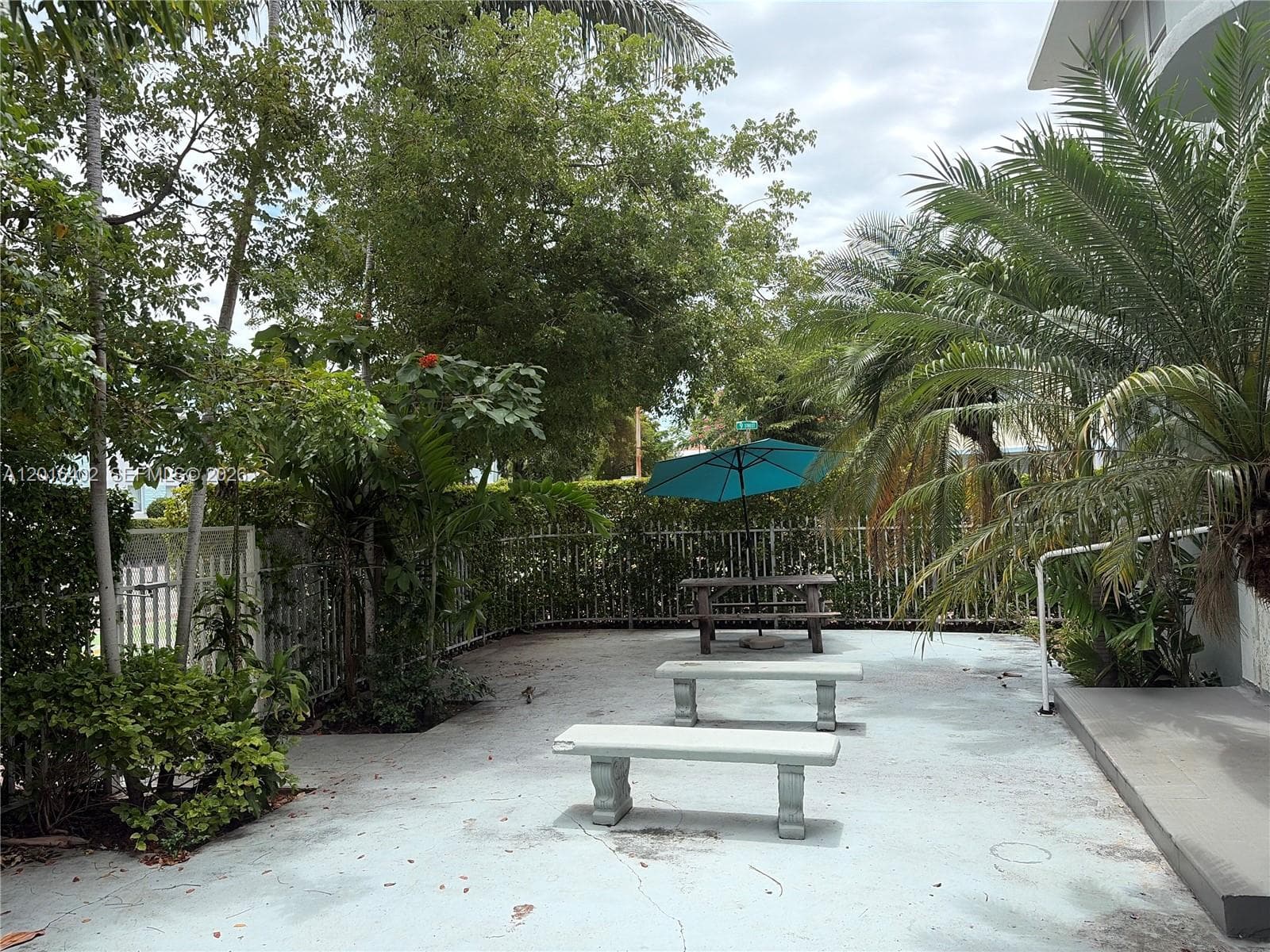 A12016402 — Miami Beach — 3