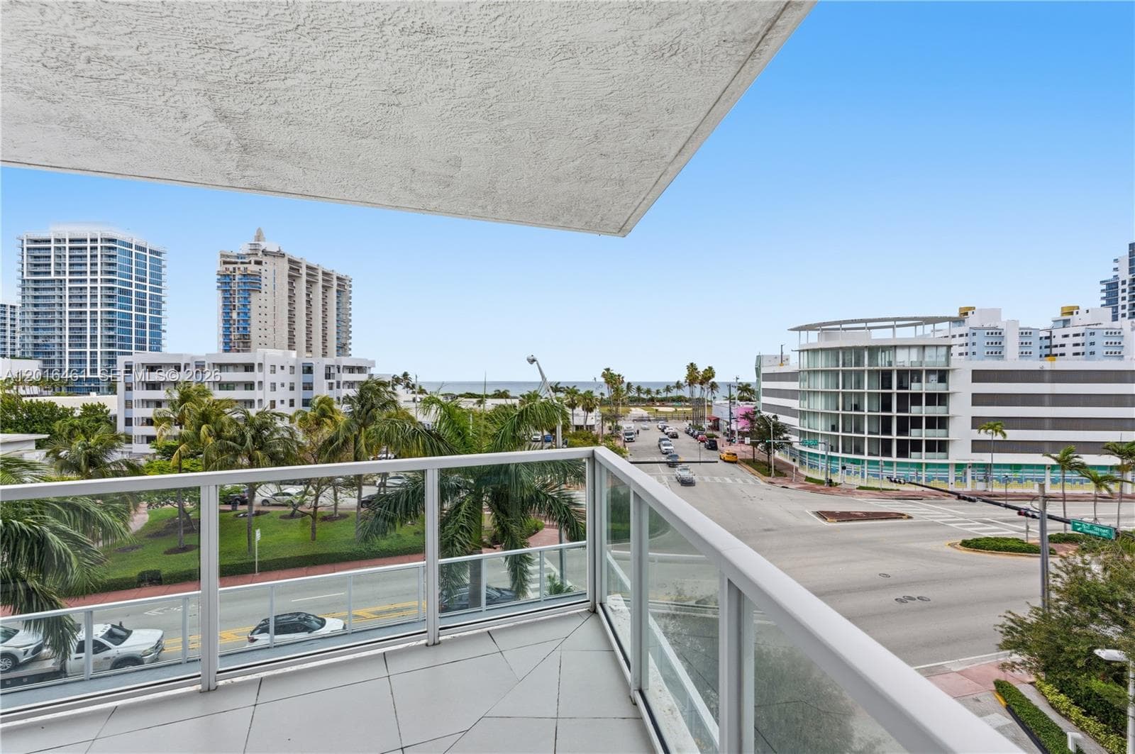 A12016461 — Miami Beach — 31