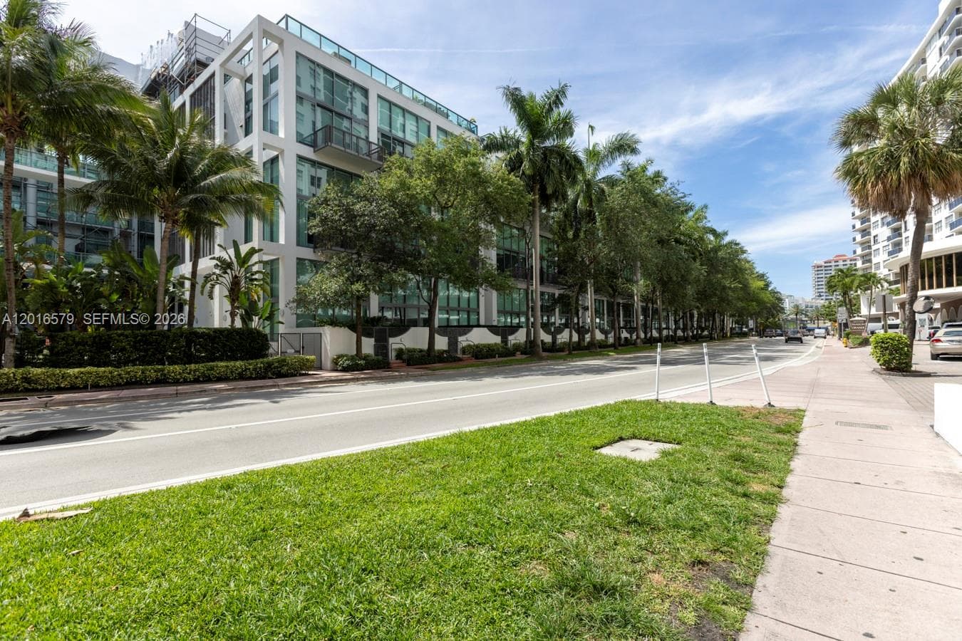 A12016579 — Miami Beach — 27