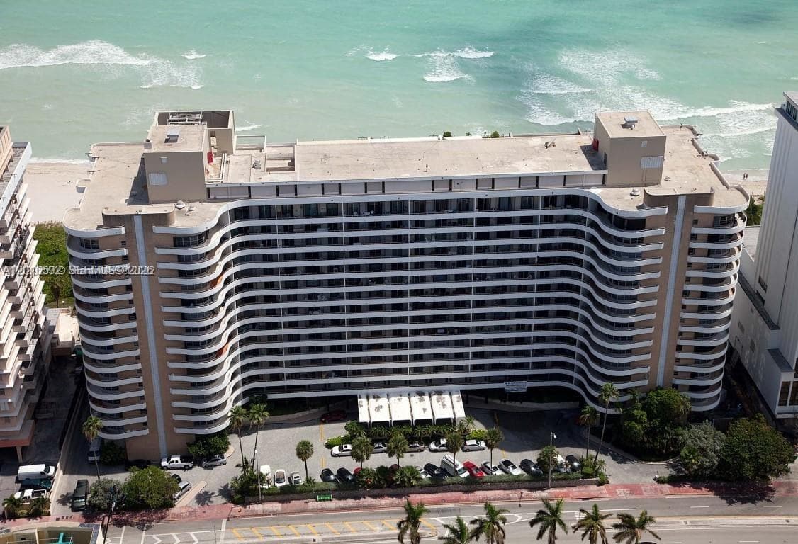 A12016592 — Miami Beach — 6