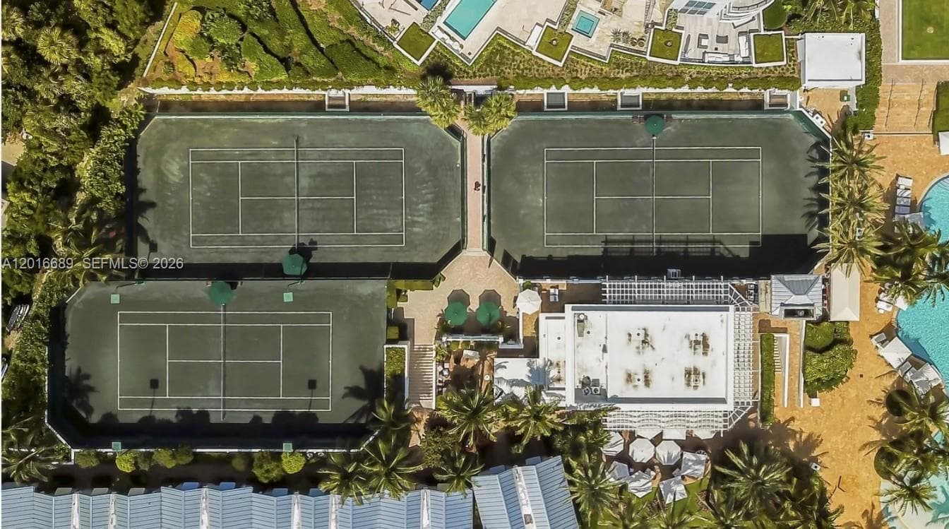 A12016689 — Miami Beach — 64