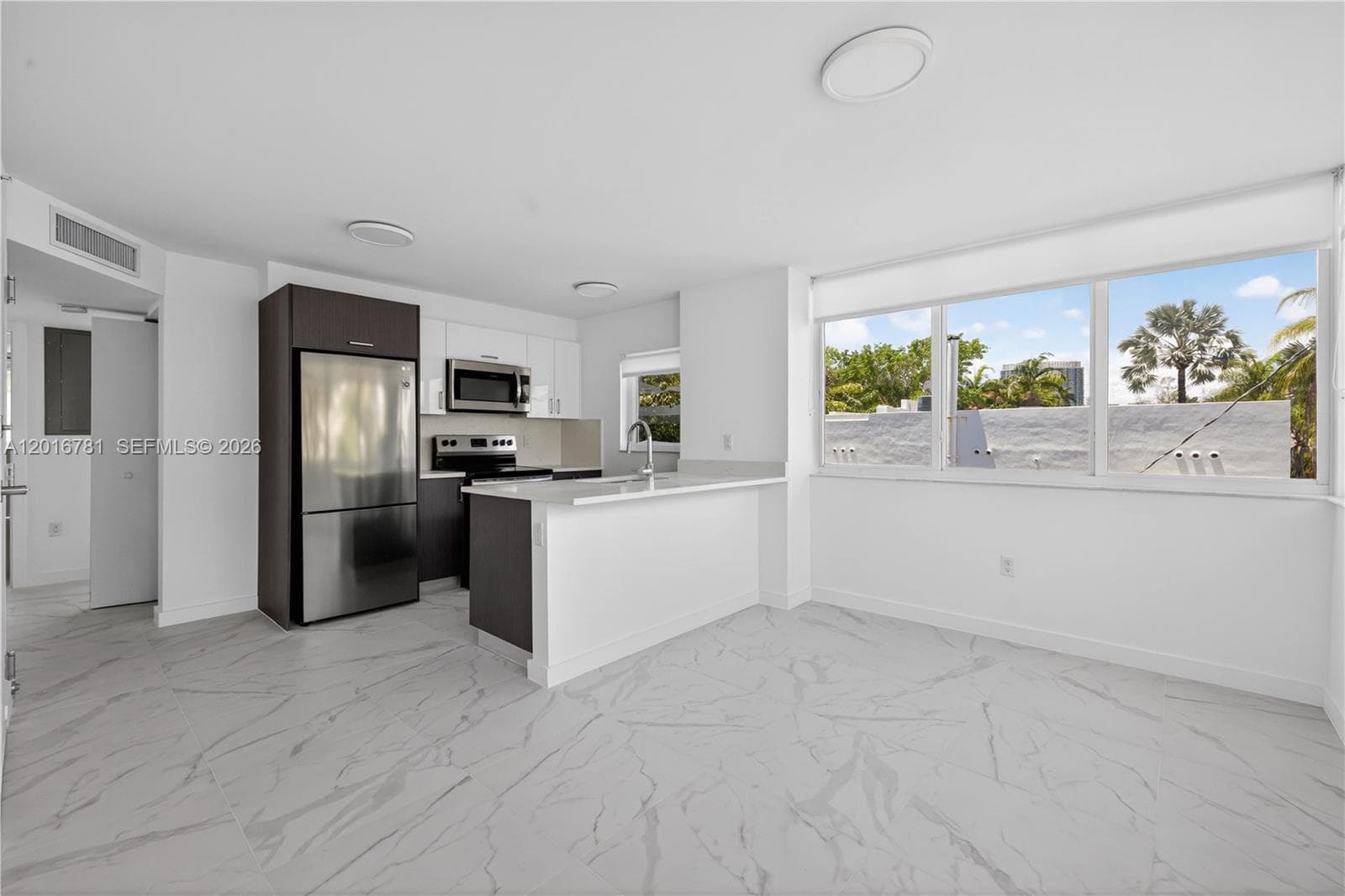 A12016781 — Miami Beach