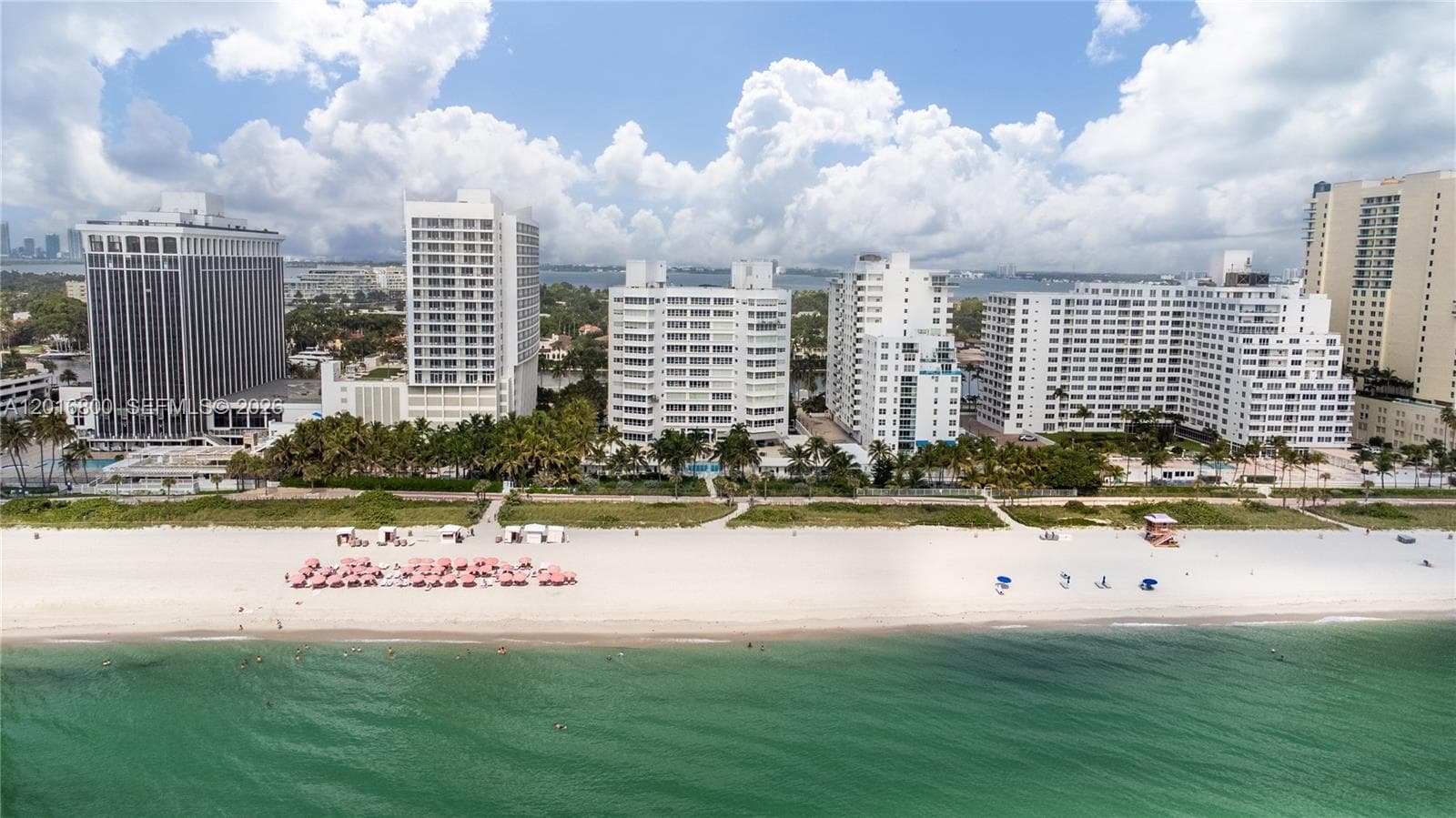 A12016800 — Miami Beach — 32