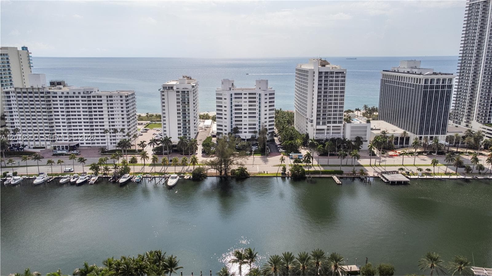 A12016800 — Miami Beach — 38