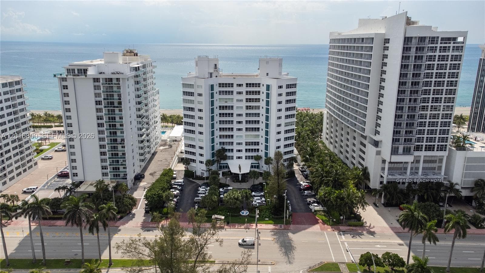 A12016800 — Miami Beach — 37