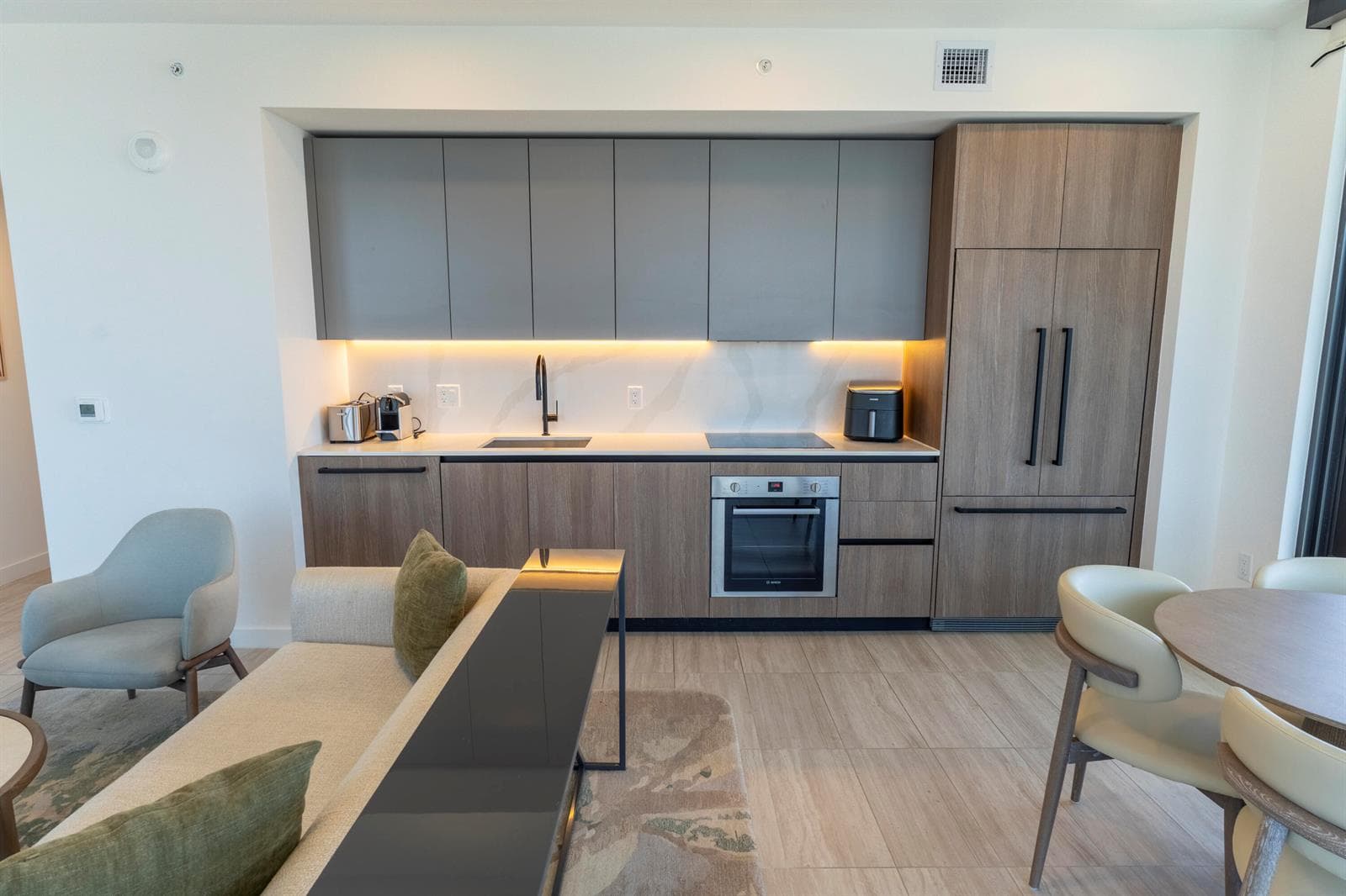 B26027018 — Miami Beach — 6