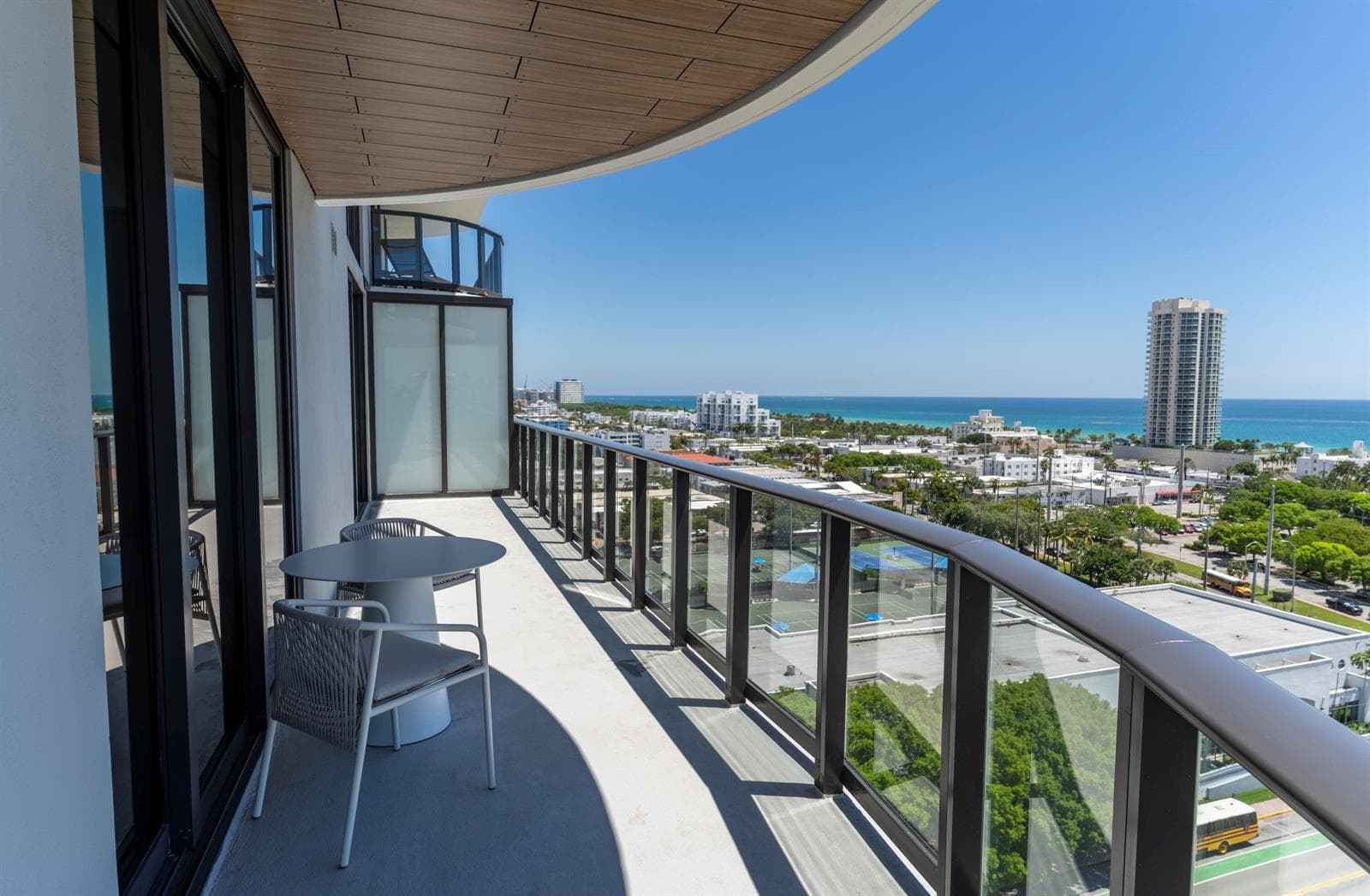 B26027018 — Miami Beach — 20