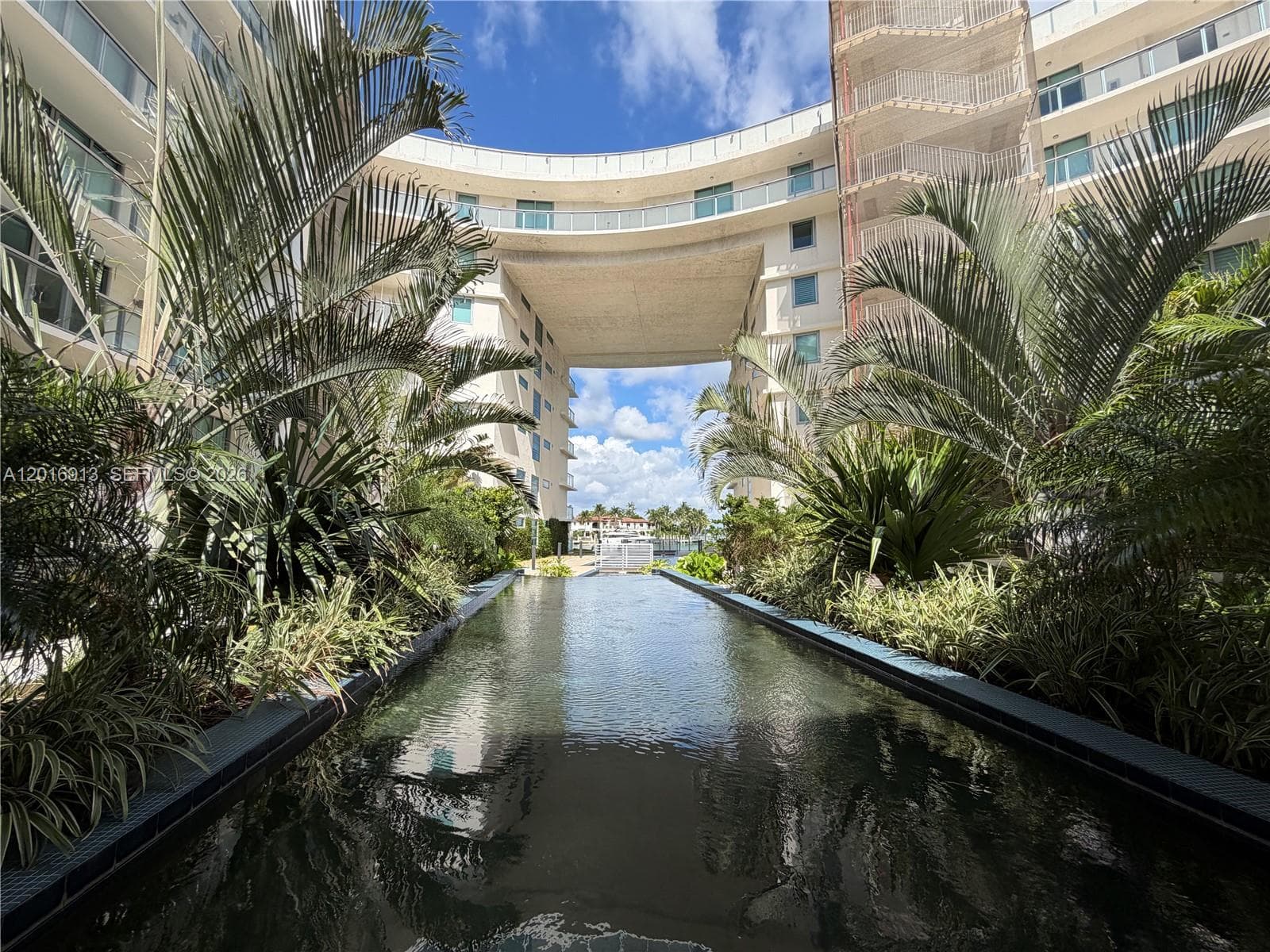 A12016913 — Miami Beach — 27