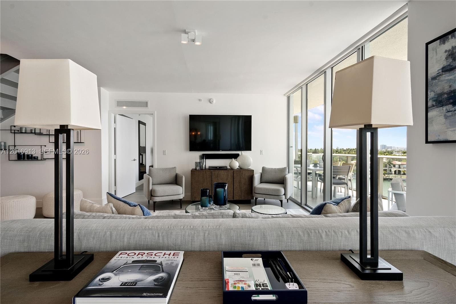 A12016913 — Miami Beach — 3