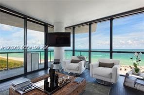 A12016953 — Miami Beach — 2