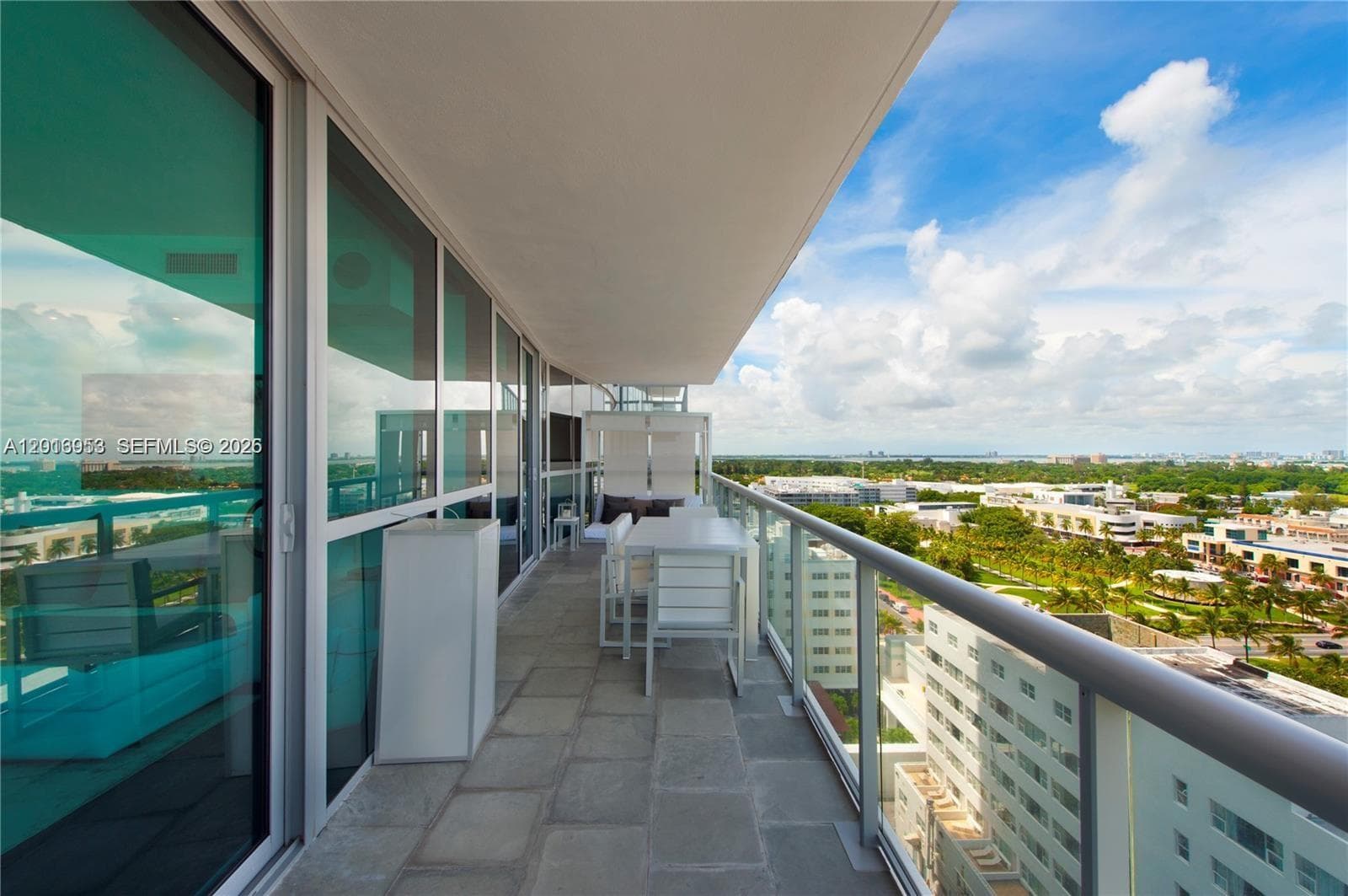 A12016953 — Miami Beach — 6