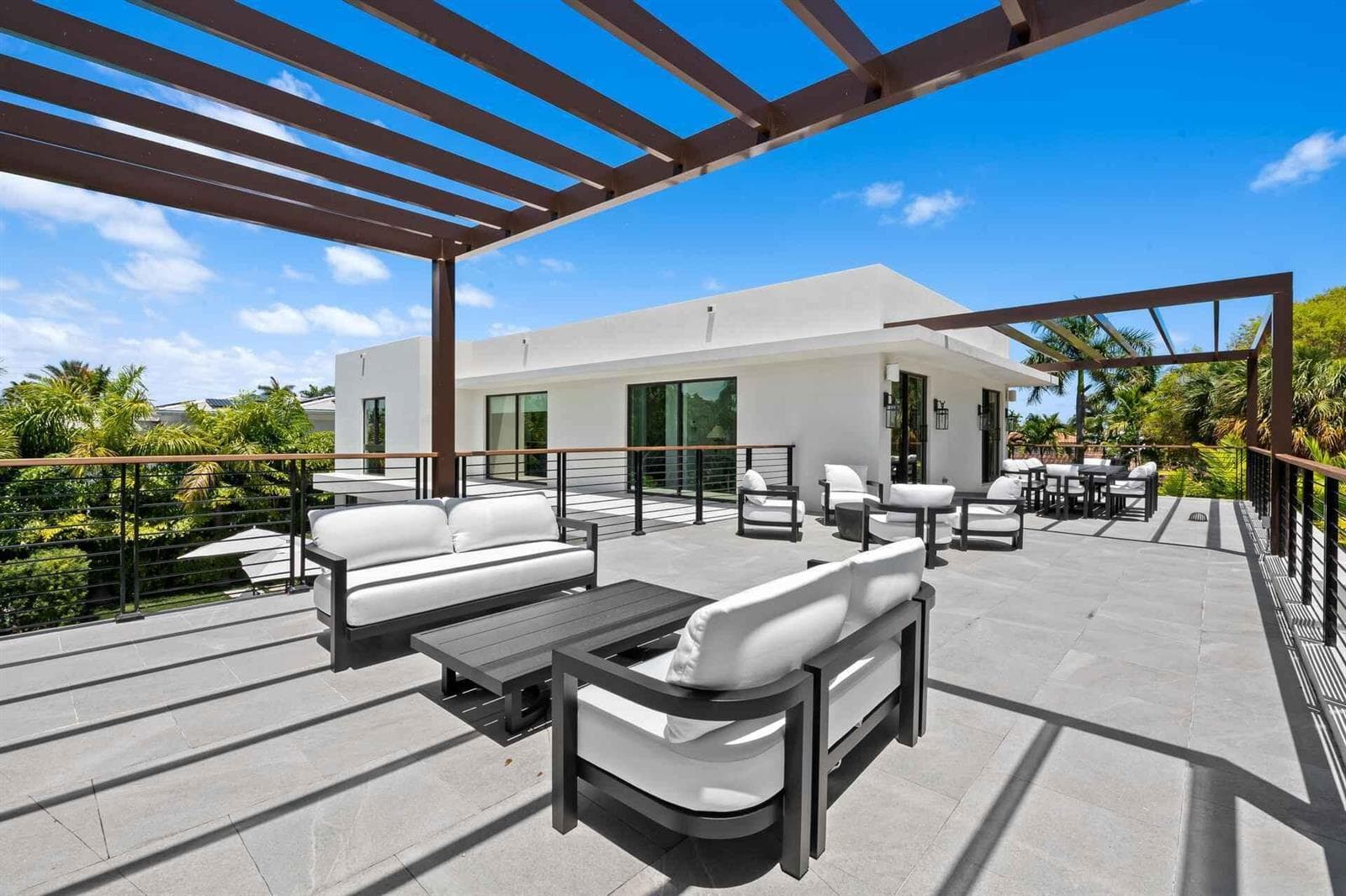B26027093 — Miami Beach — 26
