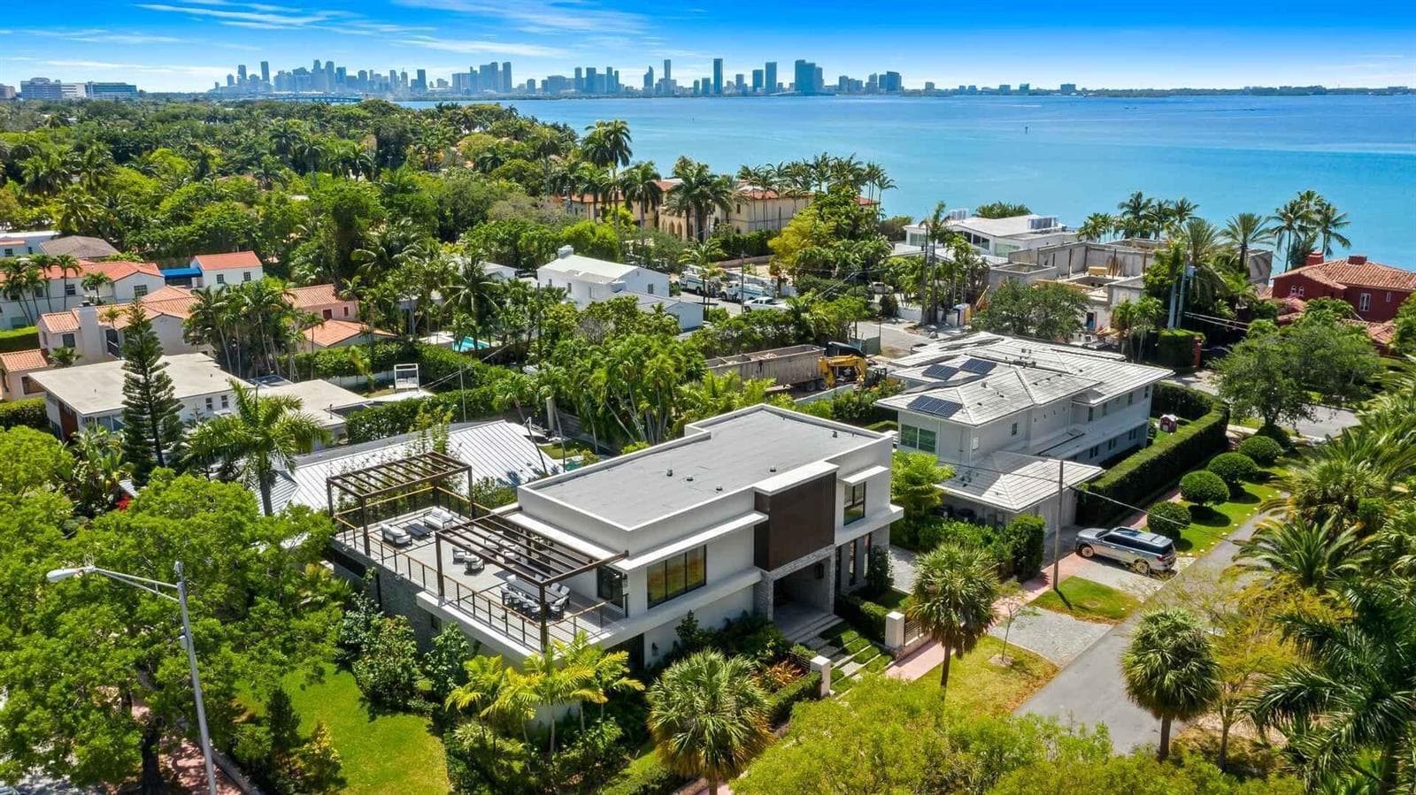 B26027093 — Miami Beach — 7