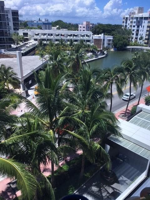A12016971 — Miami Beach — 17