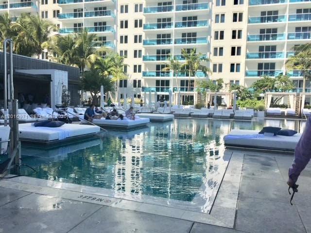 A12016971 — Miami Beach — 28
