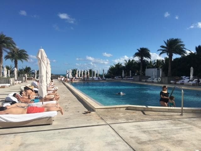 A12016971 — Miami Beach — 30
