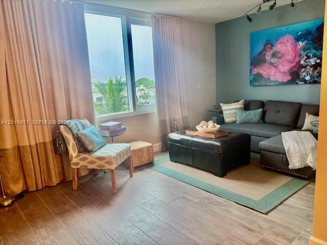 A12016971 — Miami Beach — 18