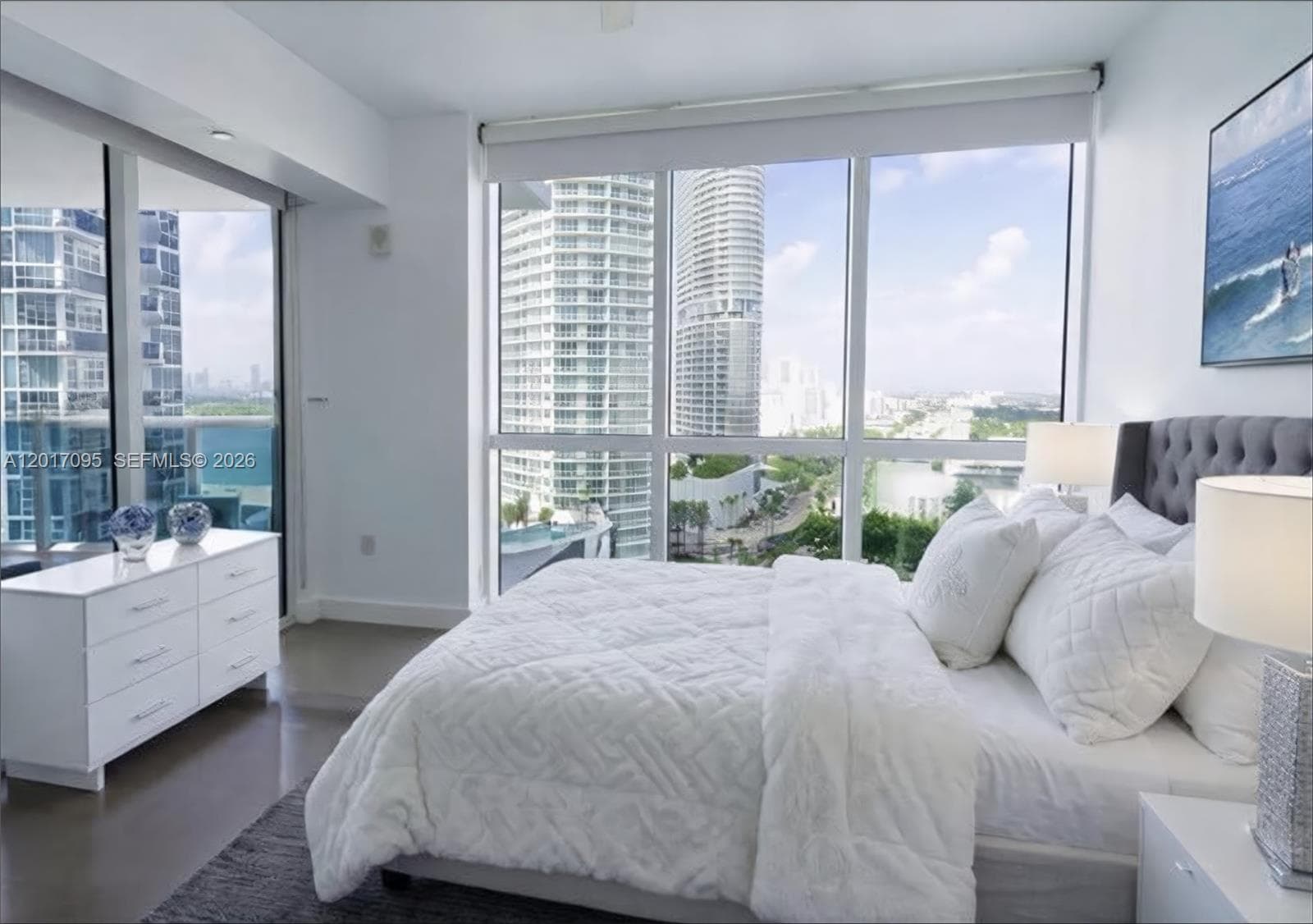 A12017095 — Miami Beach — 6