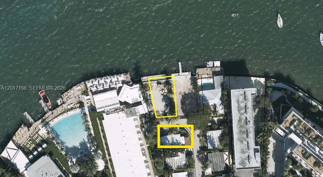 A12017166 — Miami Beach