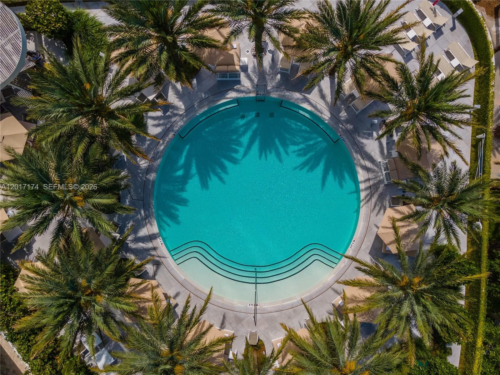 A12017174 — Miami Beach — 18